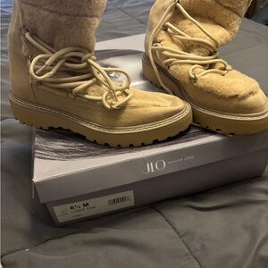 Jennifer Lopez Light Tan women’s Boots